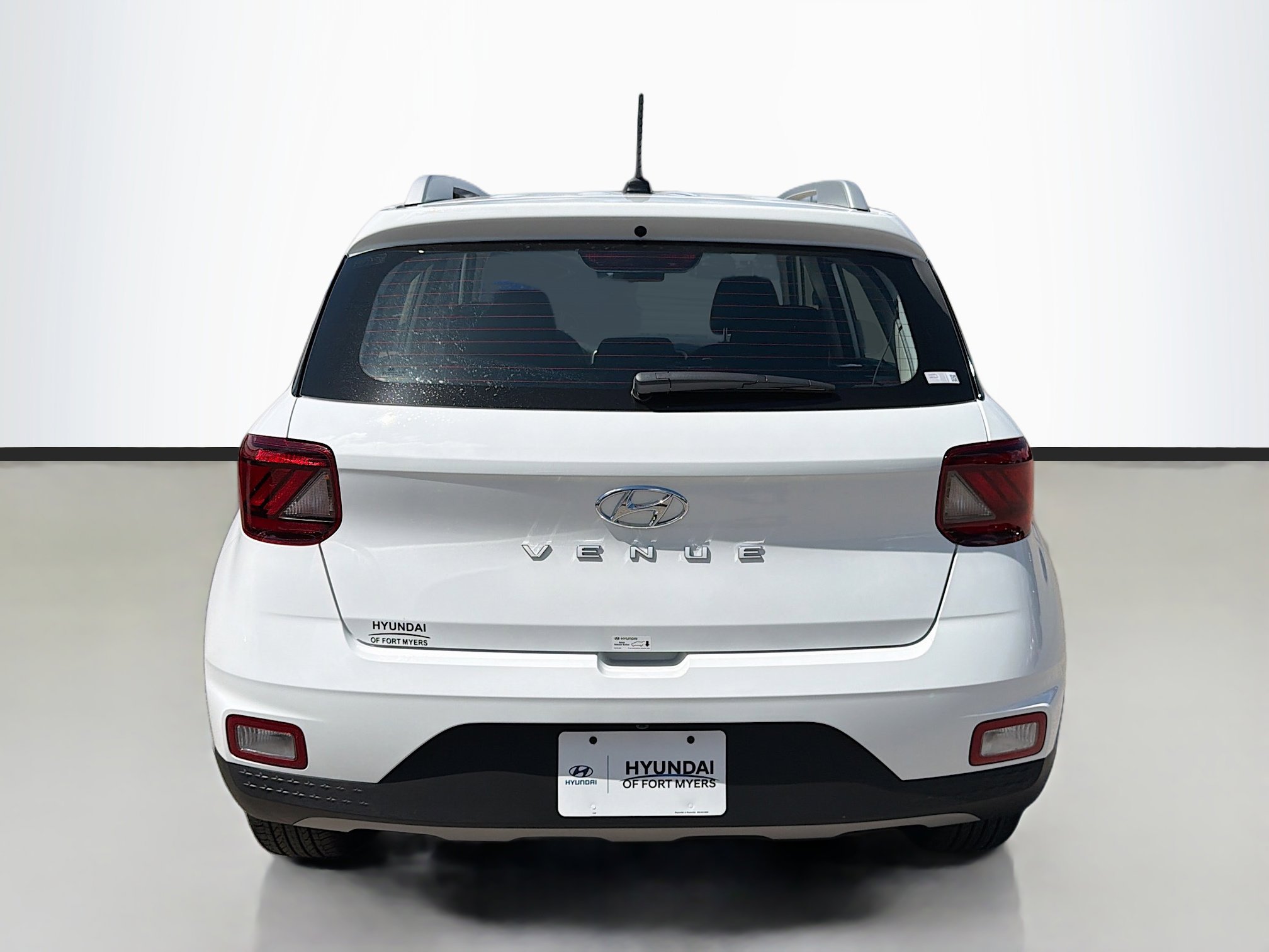 Used 2026 Hyundai Venue SEL image 4