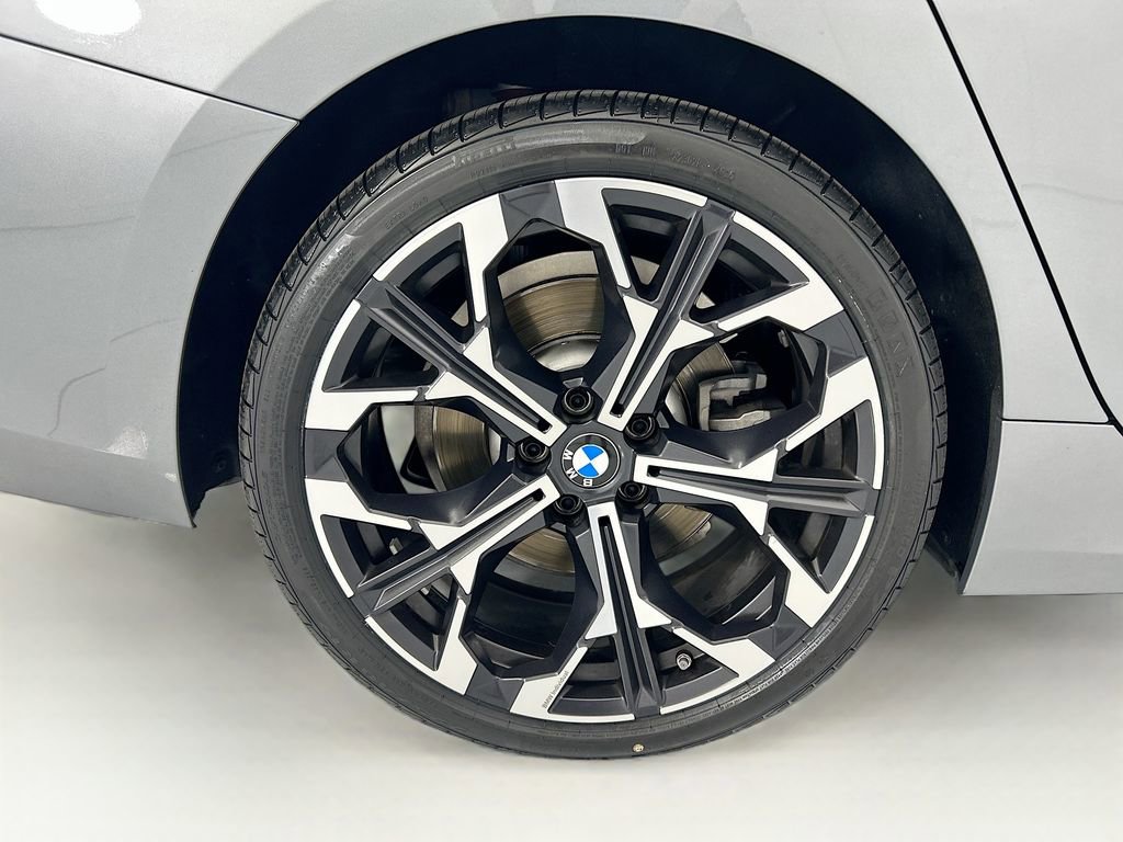 Certified 2025 BMW 330i Sedan w/ Convenience Package image 32