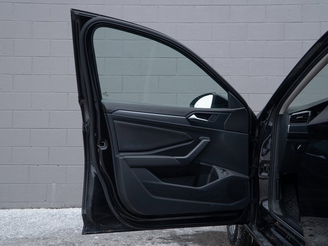 Certified 2024 Volkswagen Jetta SE w/ Panoramic Sunroof Package image 15