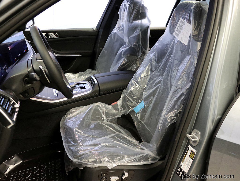 Used 2026 BMW X5 xDrive40i w/ Climate Comfort Package image 12