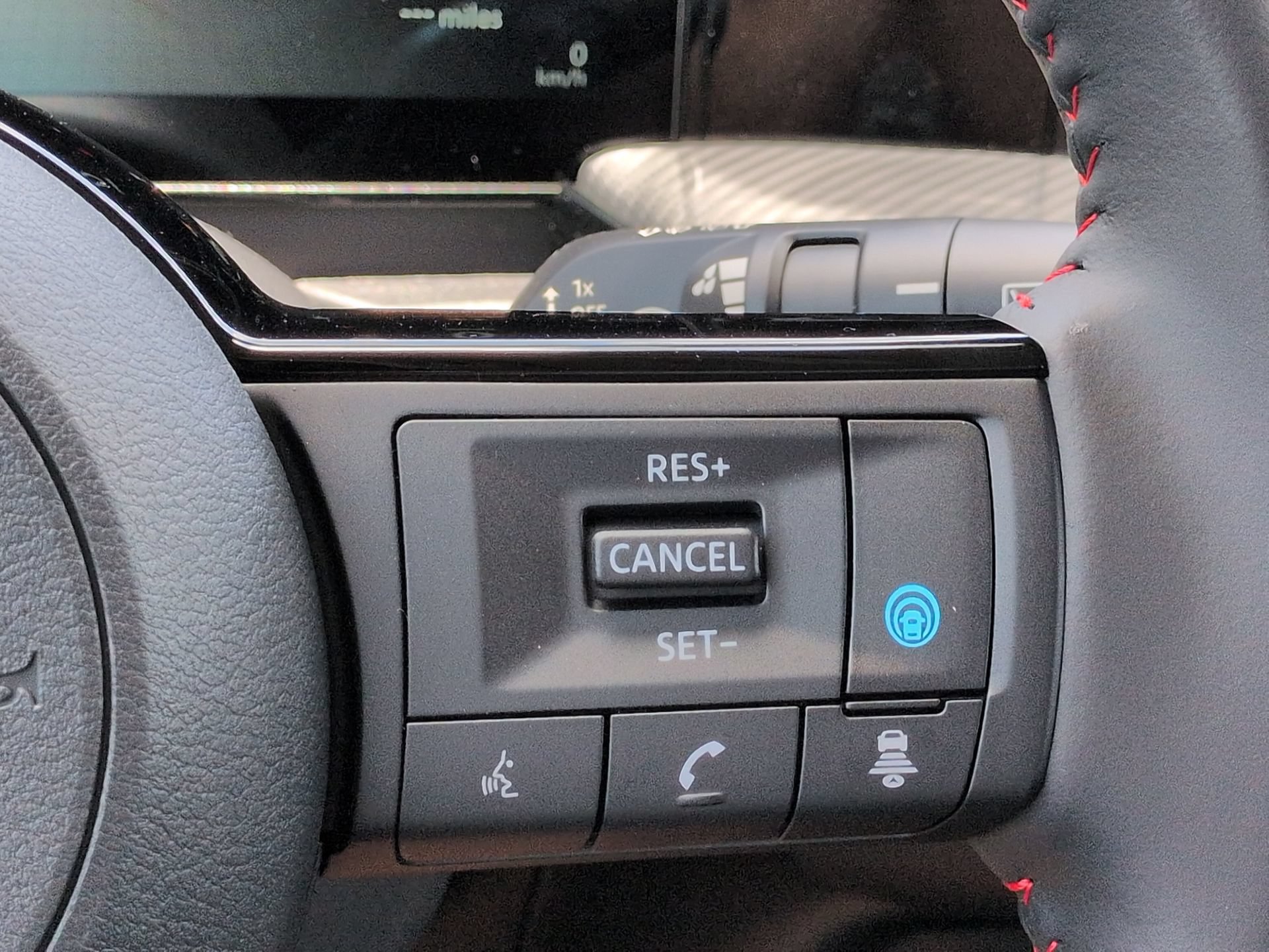 New 2026 Nissan Kicks SR FWD image 25