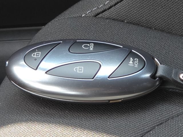 New 2026 Hyundai Elantra Sport FWD image 32