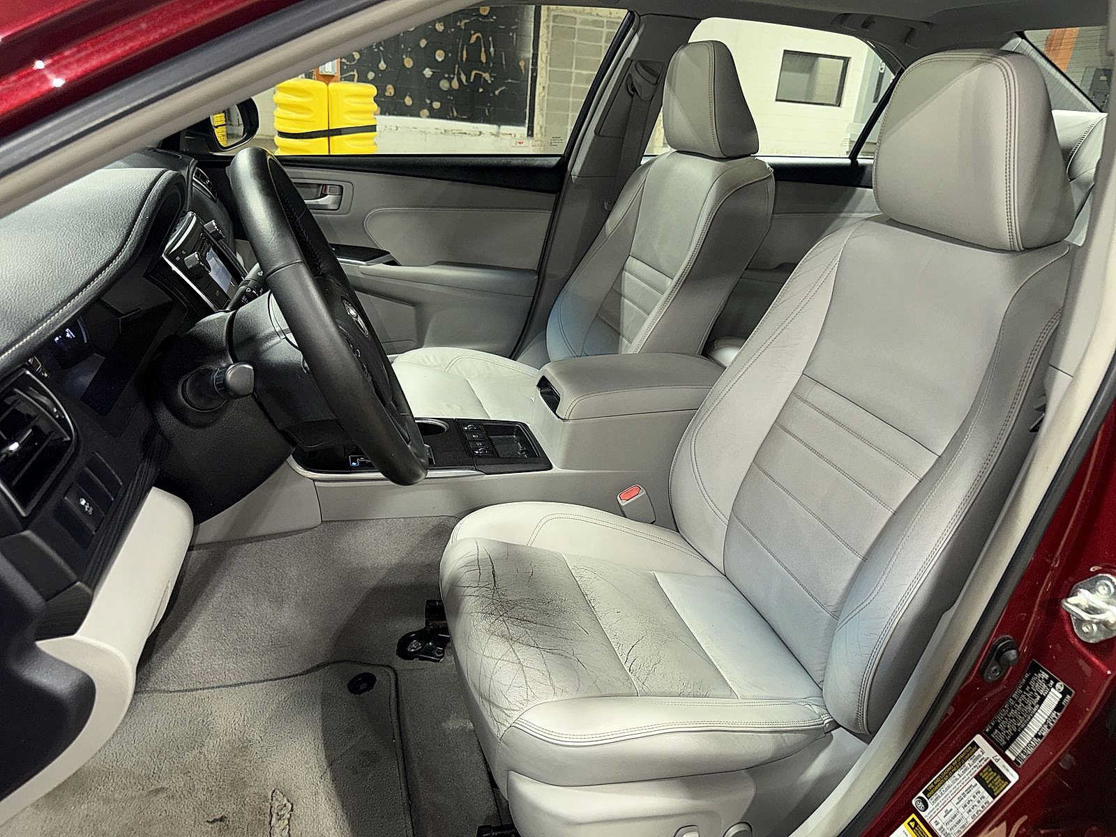 Used 2015 Toyota Camry XLE w/ Moonroof Package FWD image 15