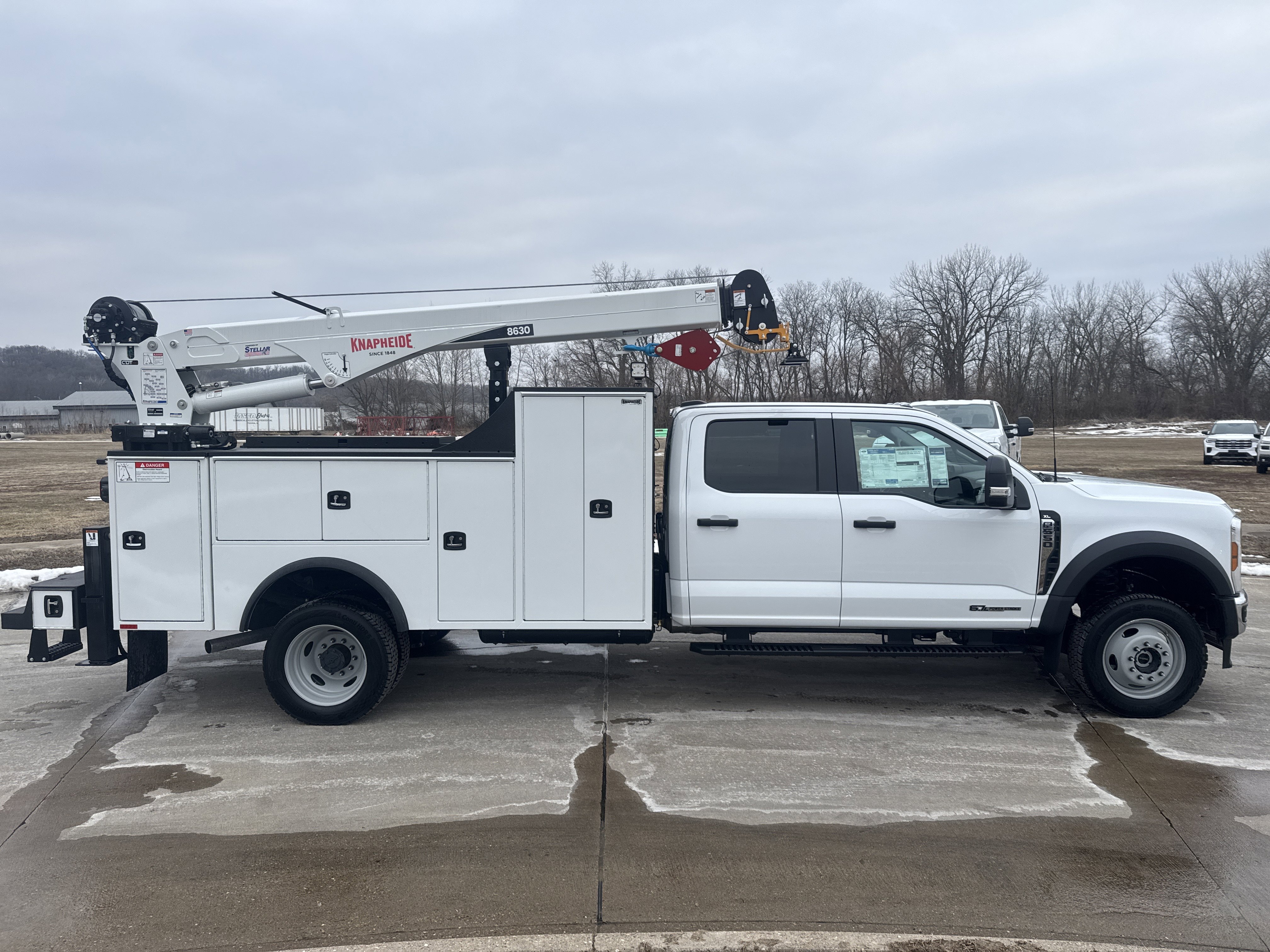 New 2026 Ford F550 4x4 Crew Cab image 7