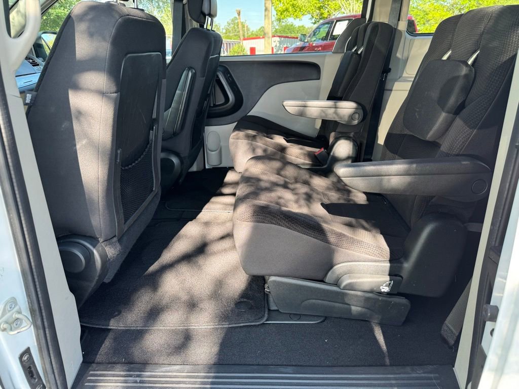 Used 2018 Dodge Grand Caravan SE w/ UConnect Hands-Free Group FWD image 9