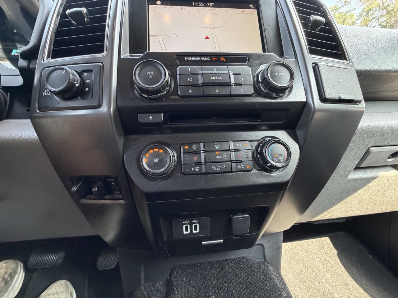 Used 2018 Ford F150 XLT w/ Equipment Group 302A Luxury image 10