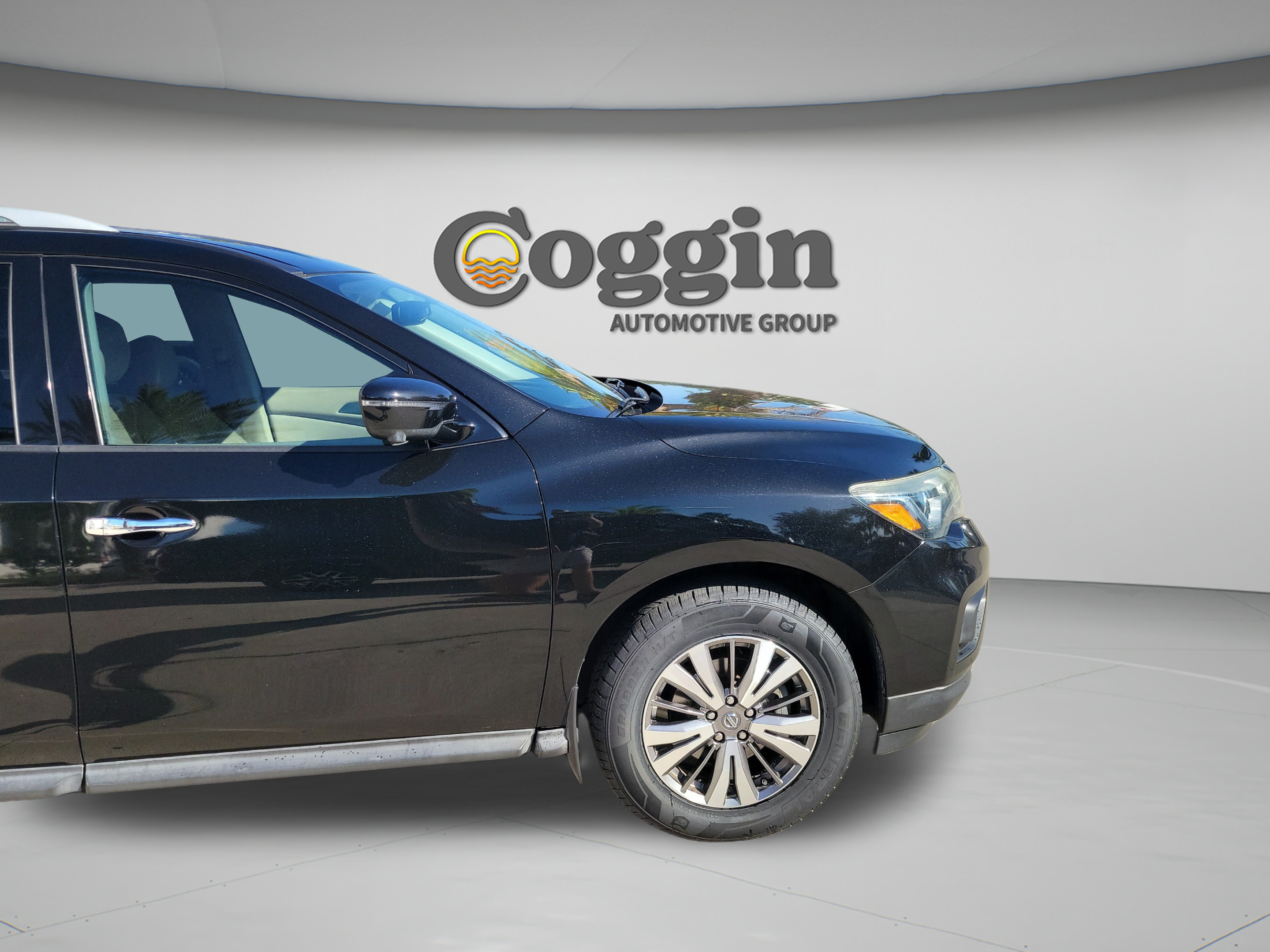 Used 2018 Nissan Pathfinder SL FWD image 31
