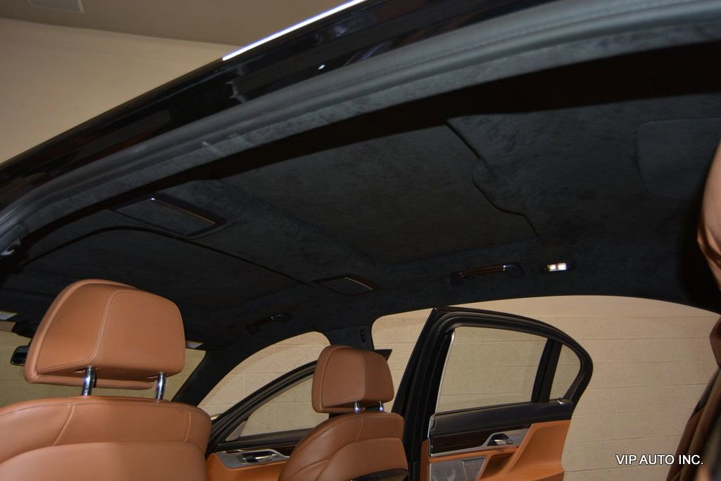 Used 2017 BMW M760i xDrive image 16