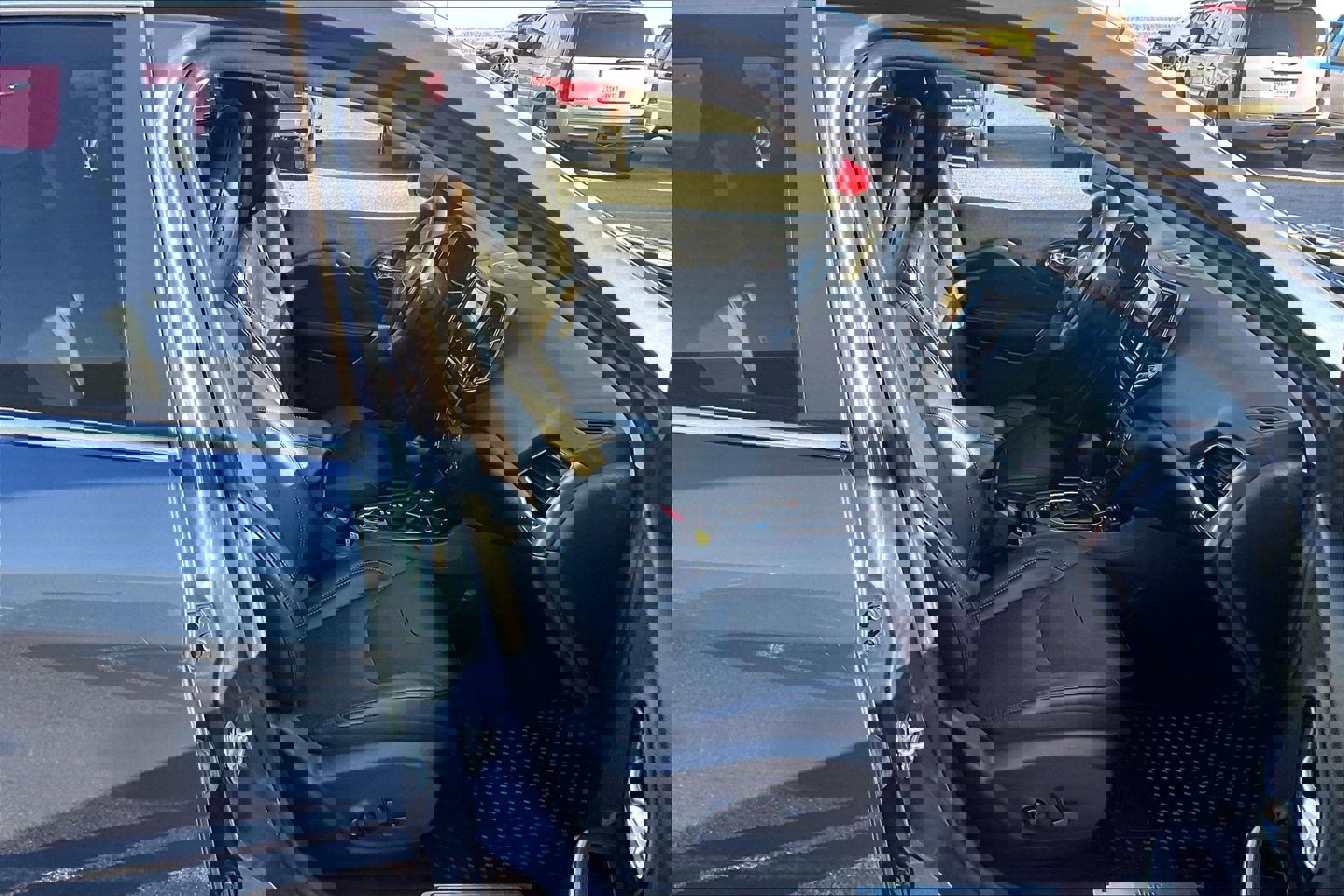 Used 2021 Jeep Cherokee Limited image 7