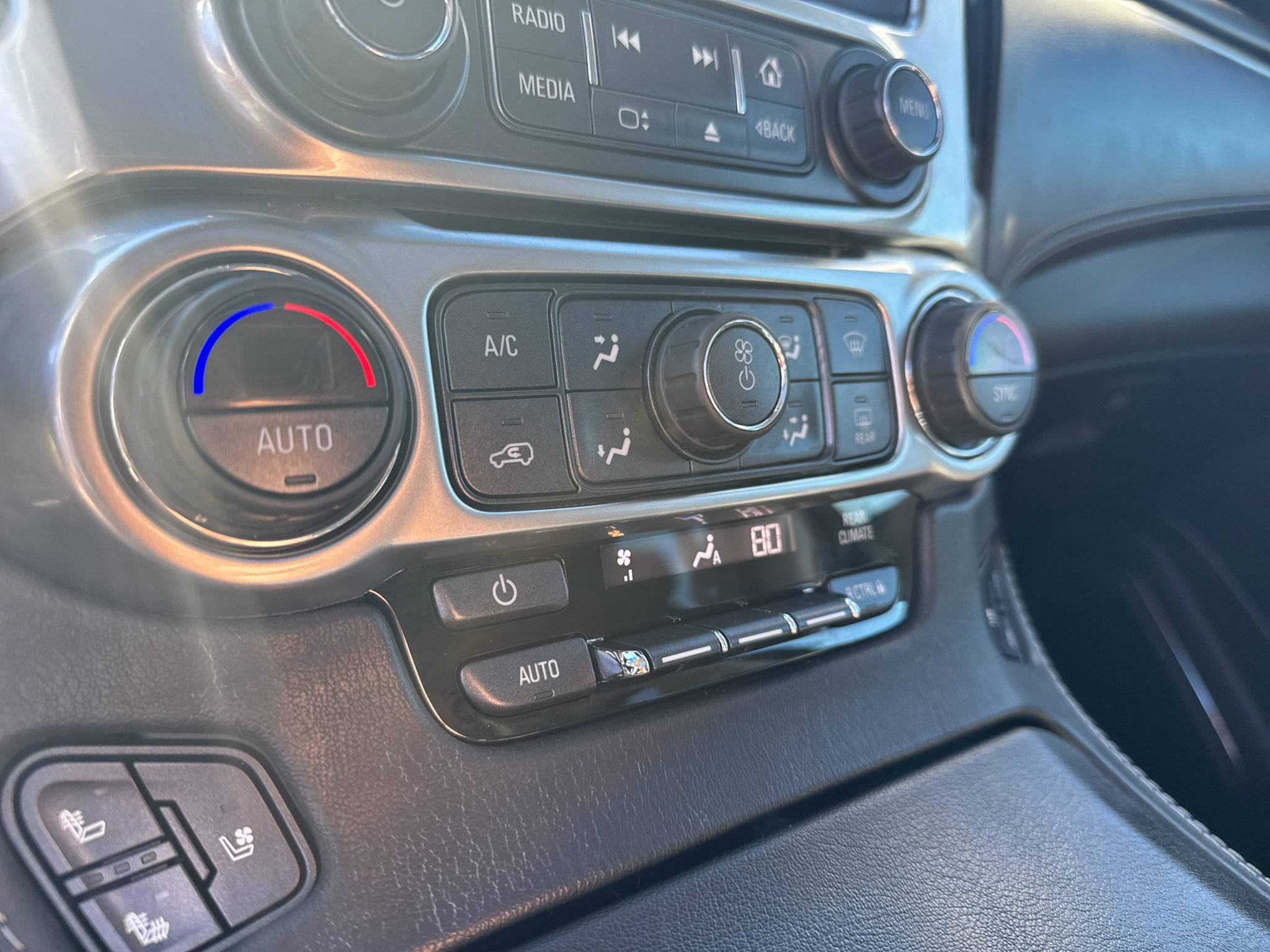 Used 2019 Chevrolet Tahoe Premier AWD/4WD image 17