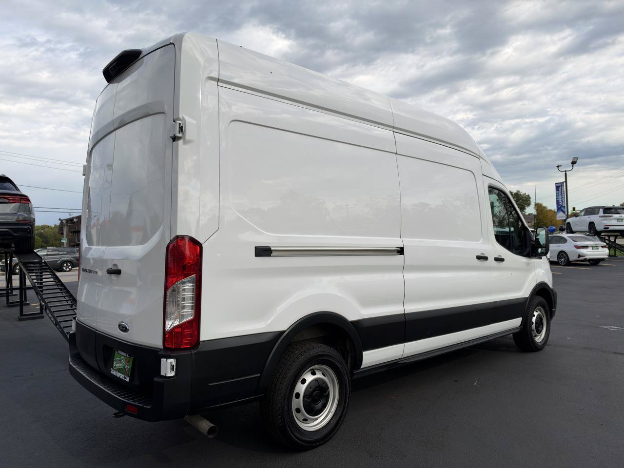 Used 2022 Ford Transit 250 148 High Roof RWD image 3
