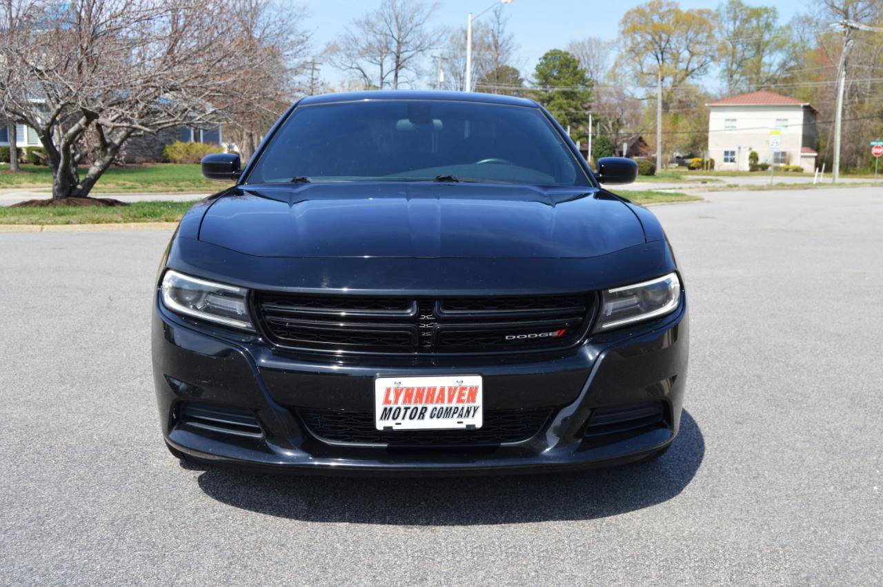 Used 2019 Dodge Charger SXT w/ Blacktop Package RWD image 17