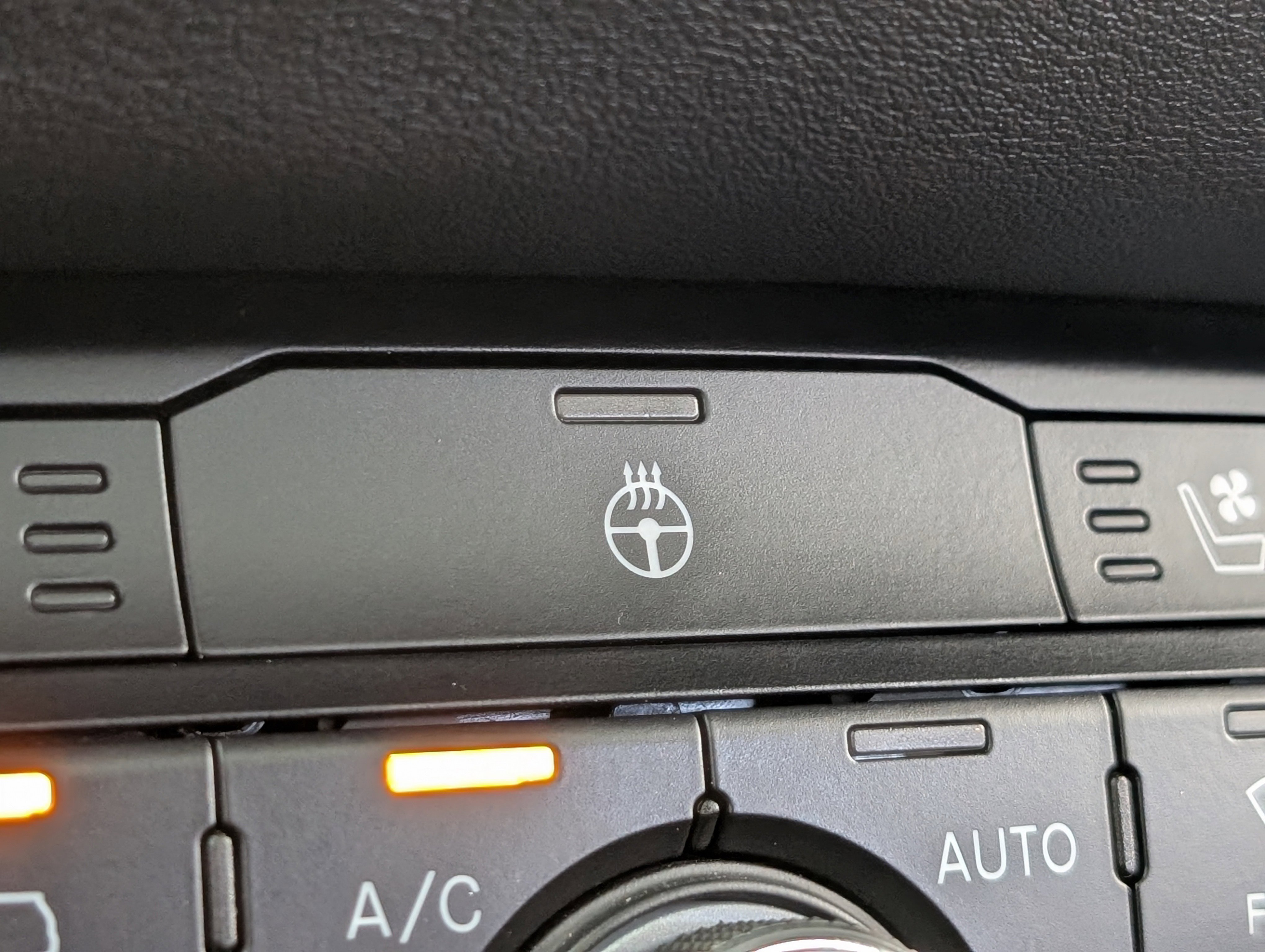 Used 2025 Dodge Durango R/T image 38