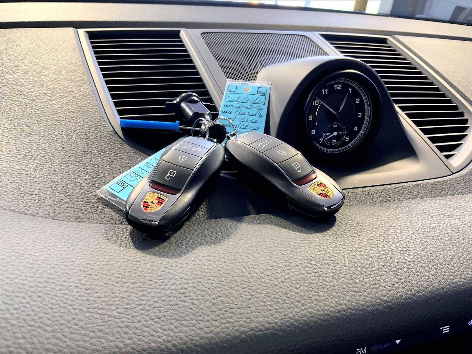 Used 2025 Porsche Macan image 21