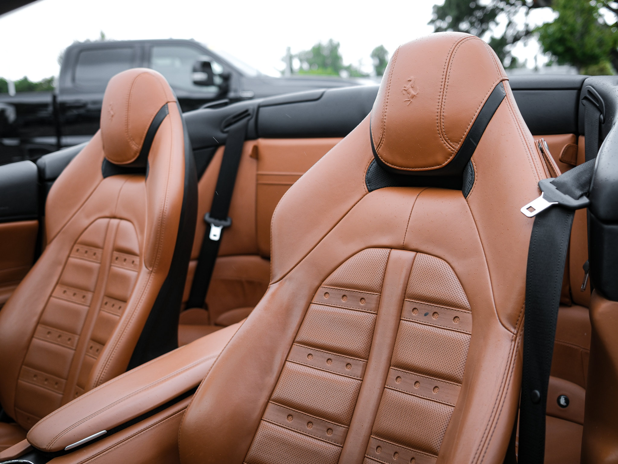 Used 2017 Ferrari California T RWD image 18
