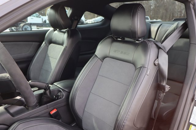 Used 2020 Ford Mustang Shelby GT350 w/ Technology Package image 4