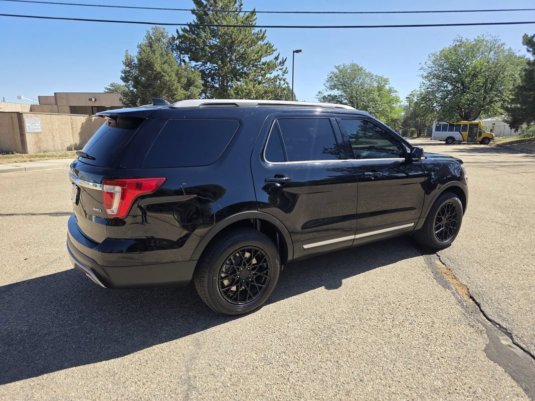 Used 2016 Ford Explorer XLT w/ Equipment Group 202A AWD/4WD image 8