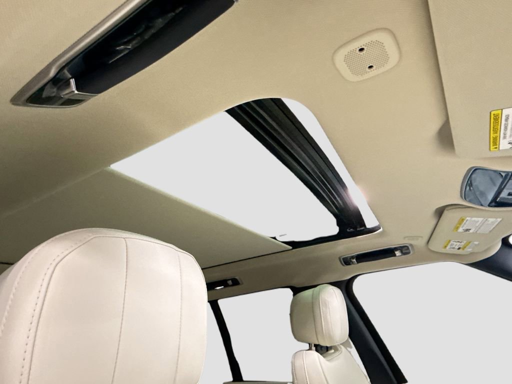 New 2026 Land Rover Range Rover SE image 17