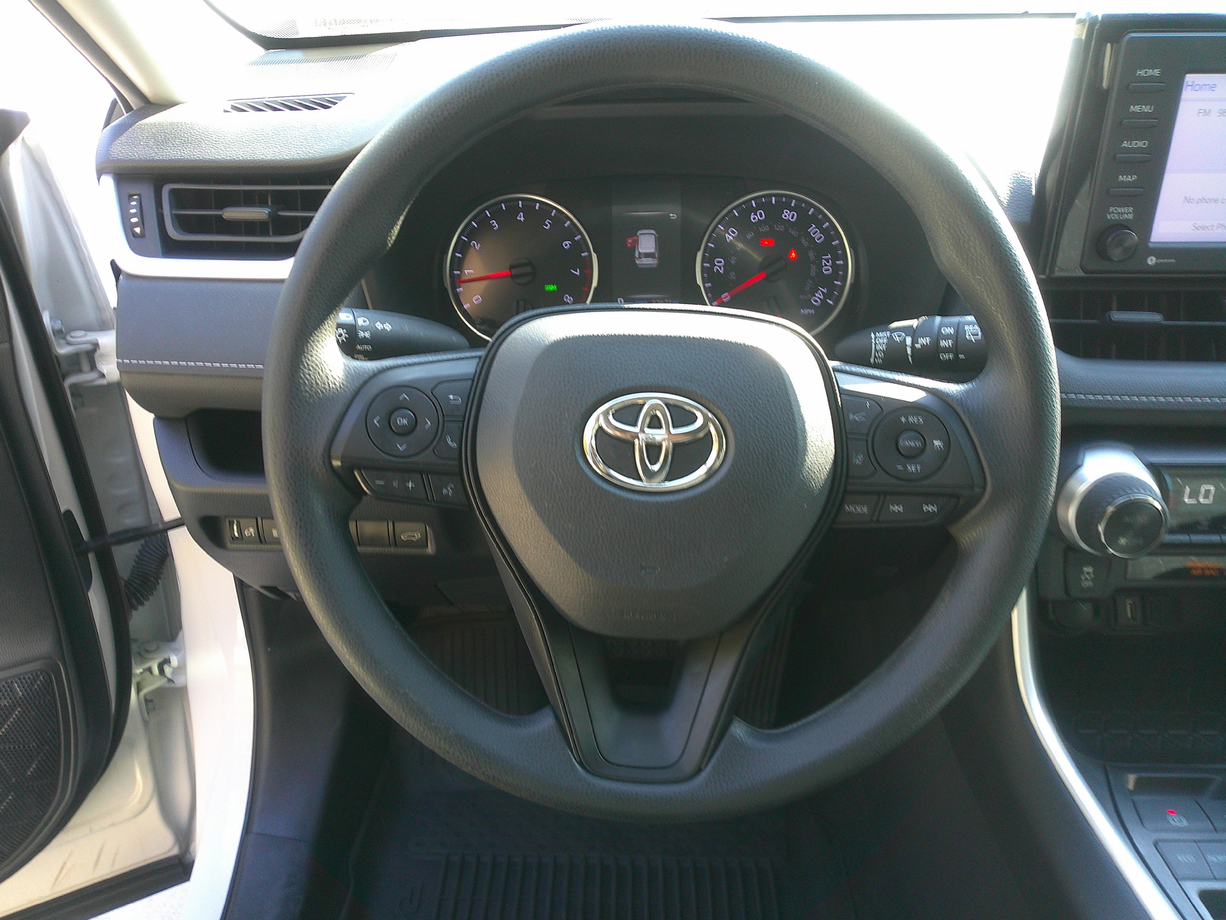 Used 2022 Toyota RAV4 XLE image 19