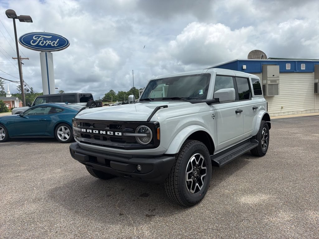New 2026 Ford Bronco Outer Banks AWD/4WD image 2