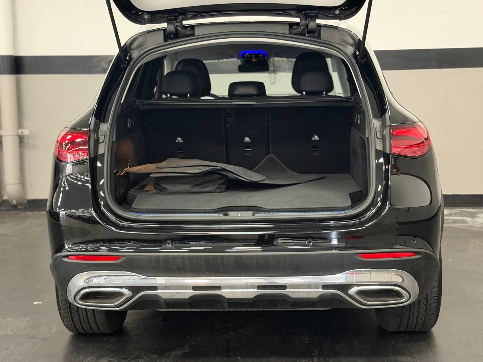 Used 2025 Mercedes-Benz GLC 350e 4MATIC image 15