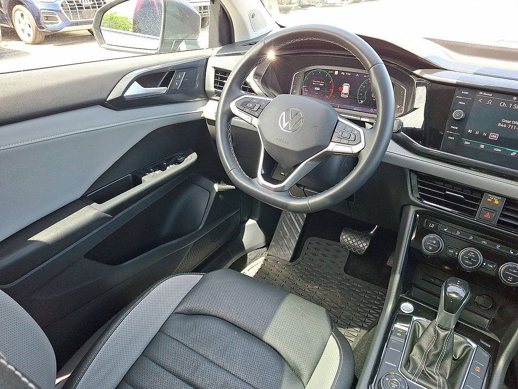 Used 2022 Volkswagen Taos SEL w/ Panoramic Sunroof Package AWD/4WD image 15
