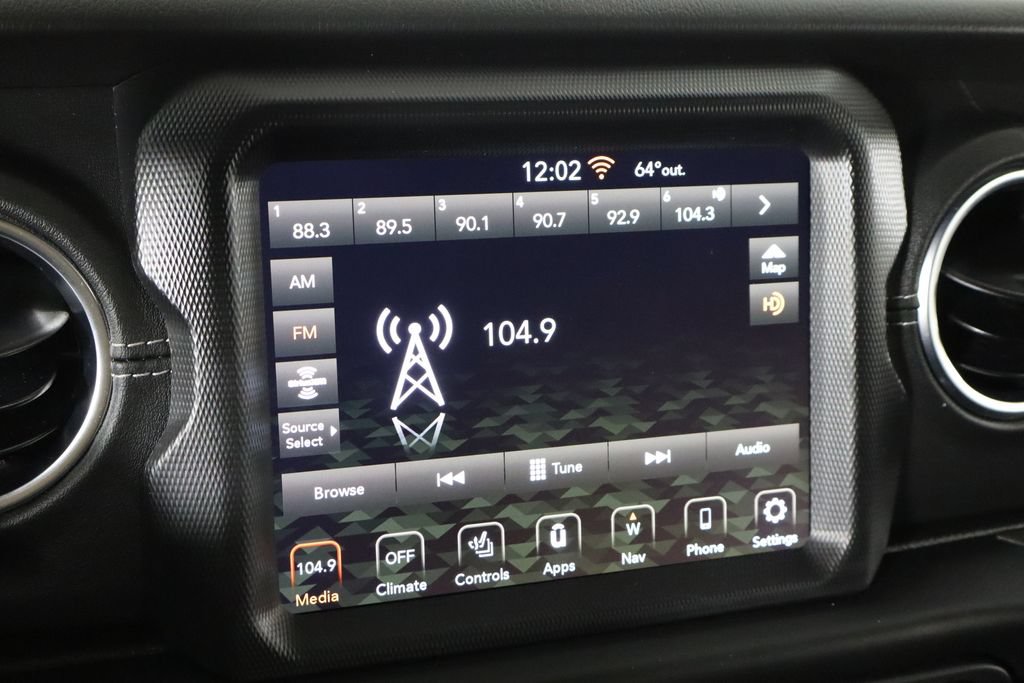 Used 2023 Jeep Wrangler Unlimited Sahara w/ Cold Weather Group AWD/4WD image 27