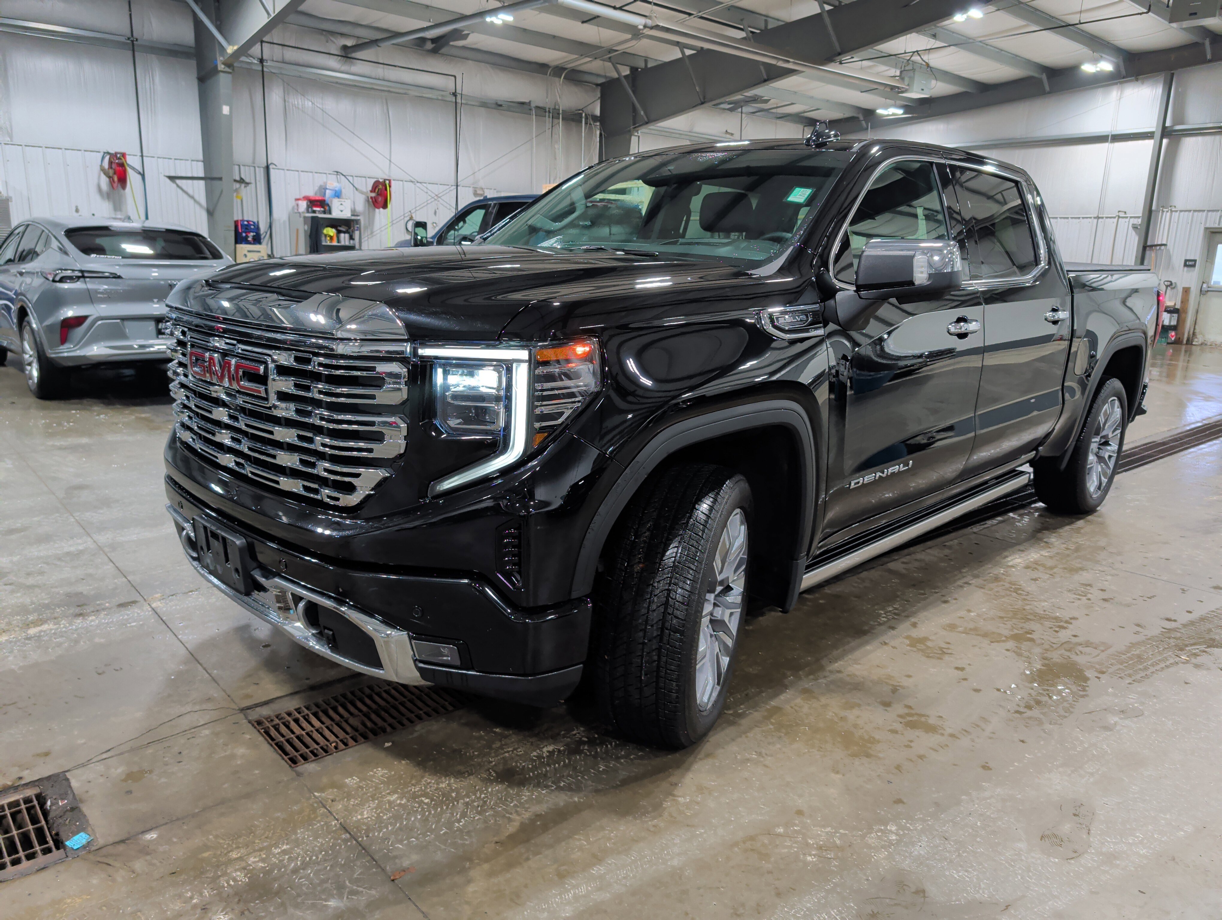 Used 2023 GMC Sierra 1500 Denali w/ Denali Reserve Package AWD/4WD image 6