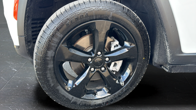 Used 2024 Jeep Grand Cherokee L Limited w/ Black Appearance Package AWD/4WD image 36