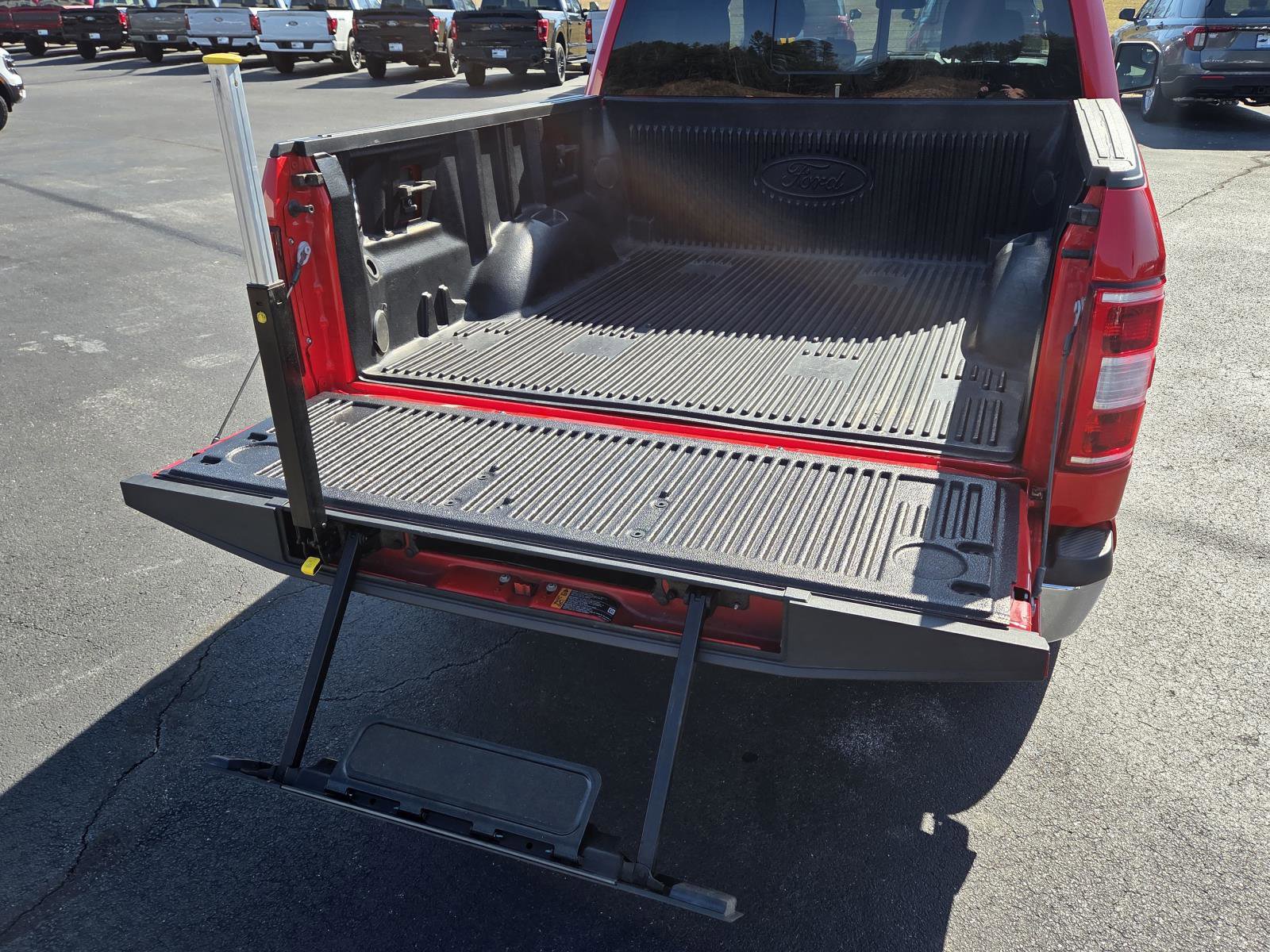 Used 2019 Ford F150 XLT w/ Equipment Group 302A Luxury image 8