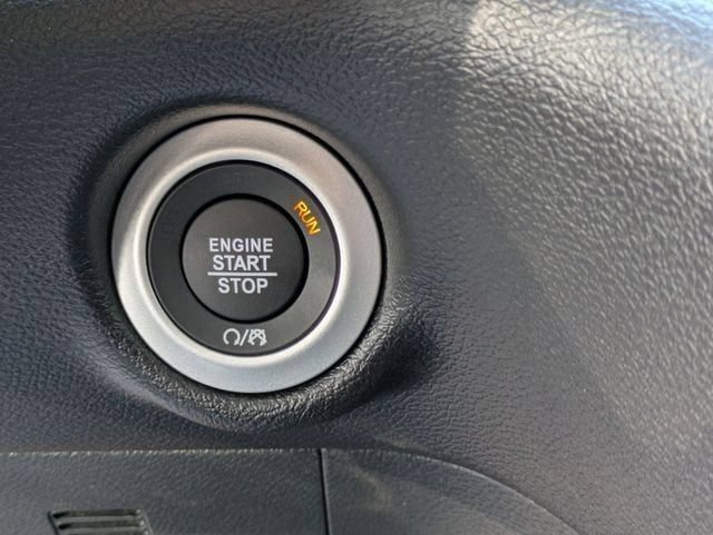New 2027 Chrysler Pacifica Select FWD image 27