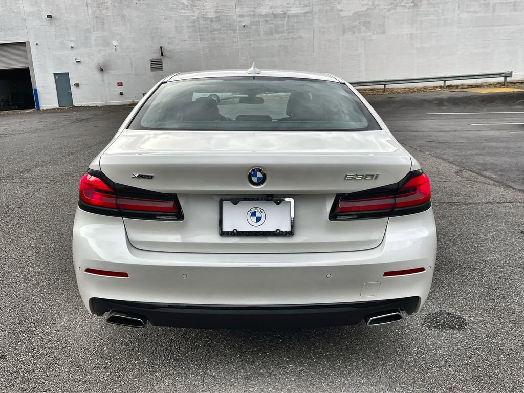 Certified 2022 BMW 530i xDrive w/ Convenience Package image 24