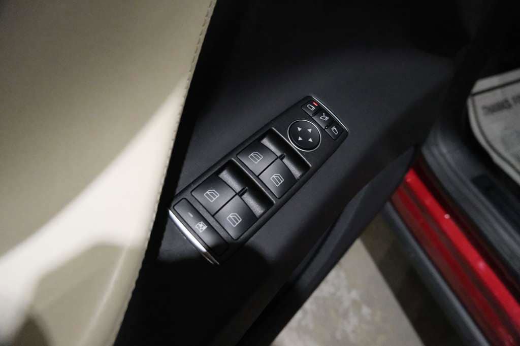Used 2018 Tesla Model X 100D image 19