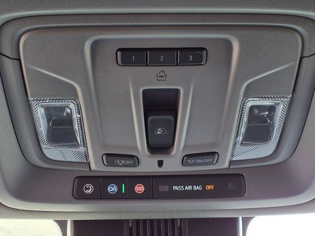 Used 2025 GMC Sierra 1500 SLT w/ SLT Premium Plus Package AWD/4WD image 17