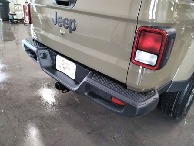 New 2026 Jeep Gladiator Sport AWD/4WD image 14