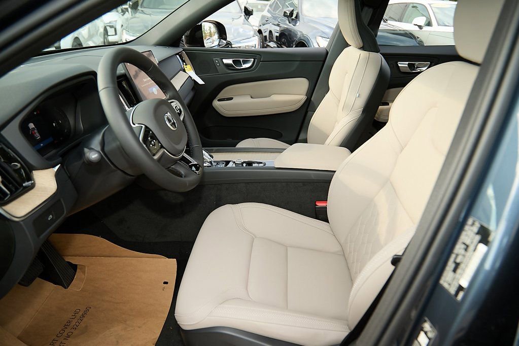 New 2026 Volvo XC60 B5 Plus w/ Protection Package Premier image 17