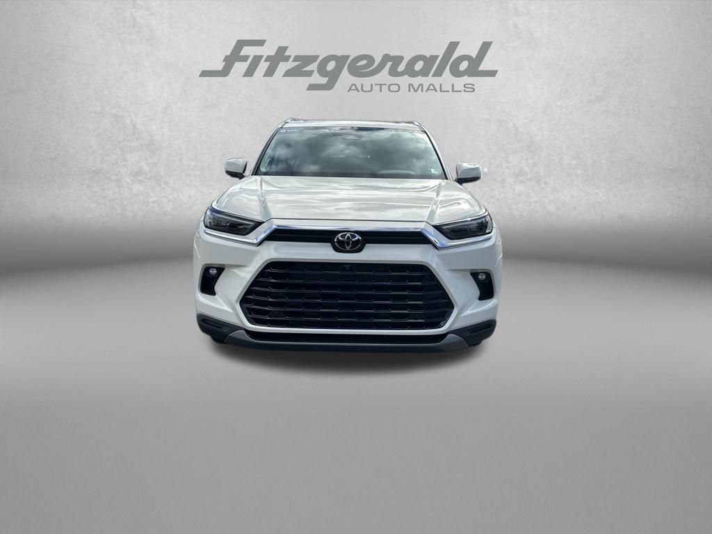 Used 2024 Toyota Grand Highlander Platinum image 2