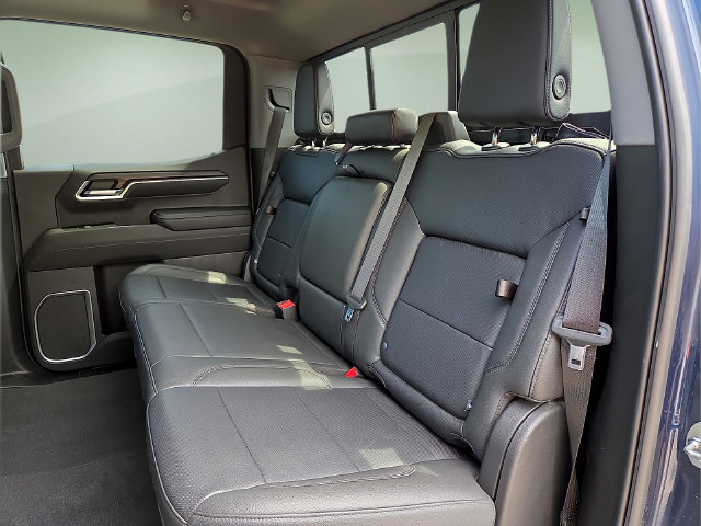 Used 2022 GMC Sierra 1500 SLT w/ SLT Premium Plus Package AWD/4WD image 13