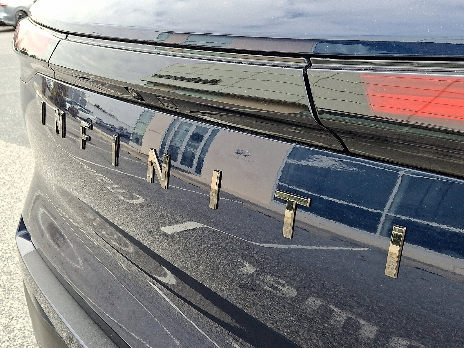 New 2026 INFINITI QX60 Sport w/ Dark Cargo Package image 21