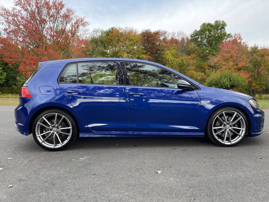 Used 2017 Volkswagen Golf 4-Door image 34