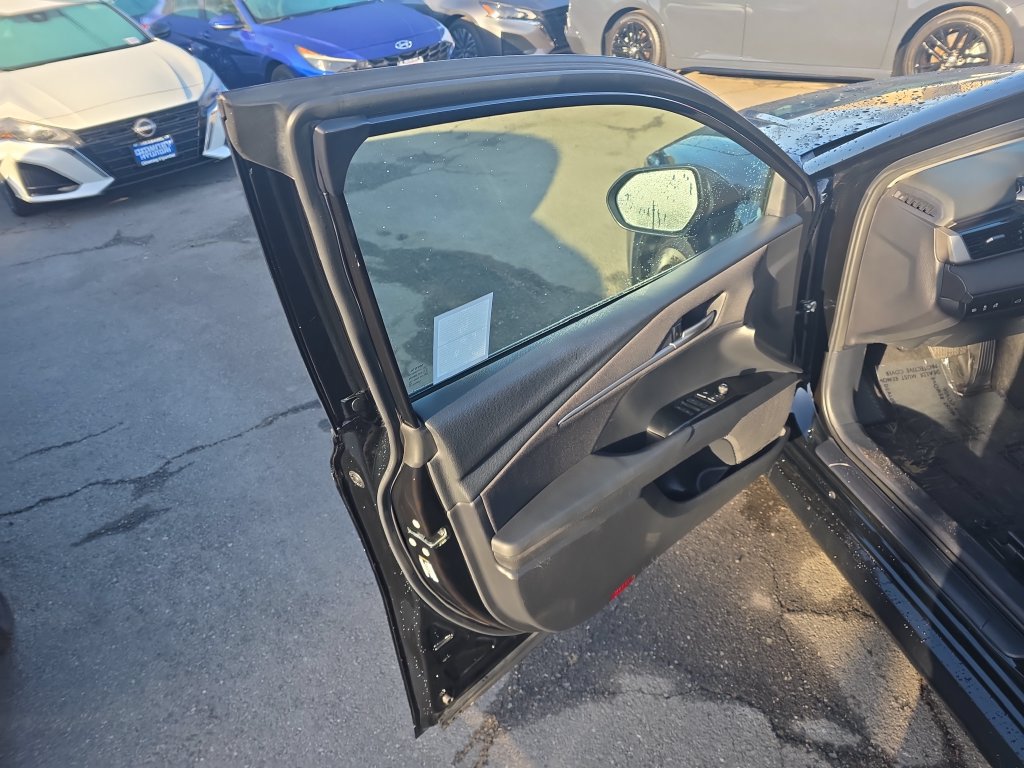 Used 2025 Toyota Camry LE FWD image 10