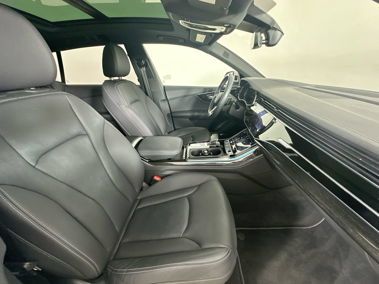 Used 2023 Audi Q8 Prestige w/ Prestige Package AWD/4WD image 46