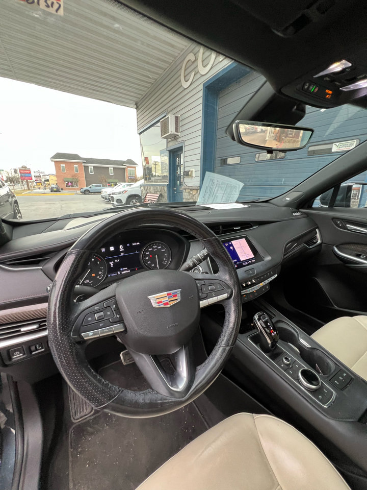 Used 2021 Cadillac XT4 Sport image 18