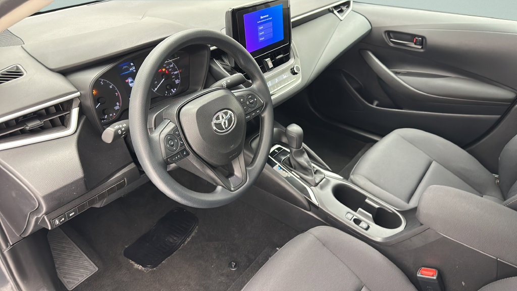 Used 2025 Toyota Corolla LE FWD image 11