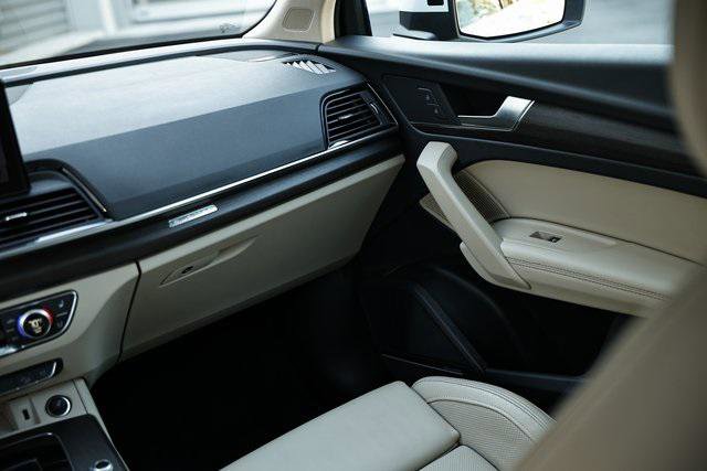 Certified 2025 Audi Q5 2.0T Premium Plus w/ Premium Plus Package image 28