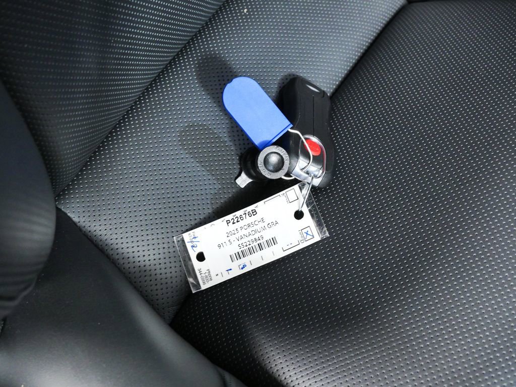 Certified 2025 Porsche 911 Carrera S RWD image 33