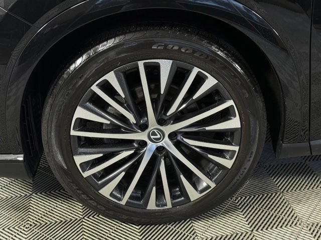 Used 2023 Lexus RX 350 Premium Plus w/ Accessory Package AWD/4WD image 17
