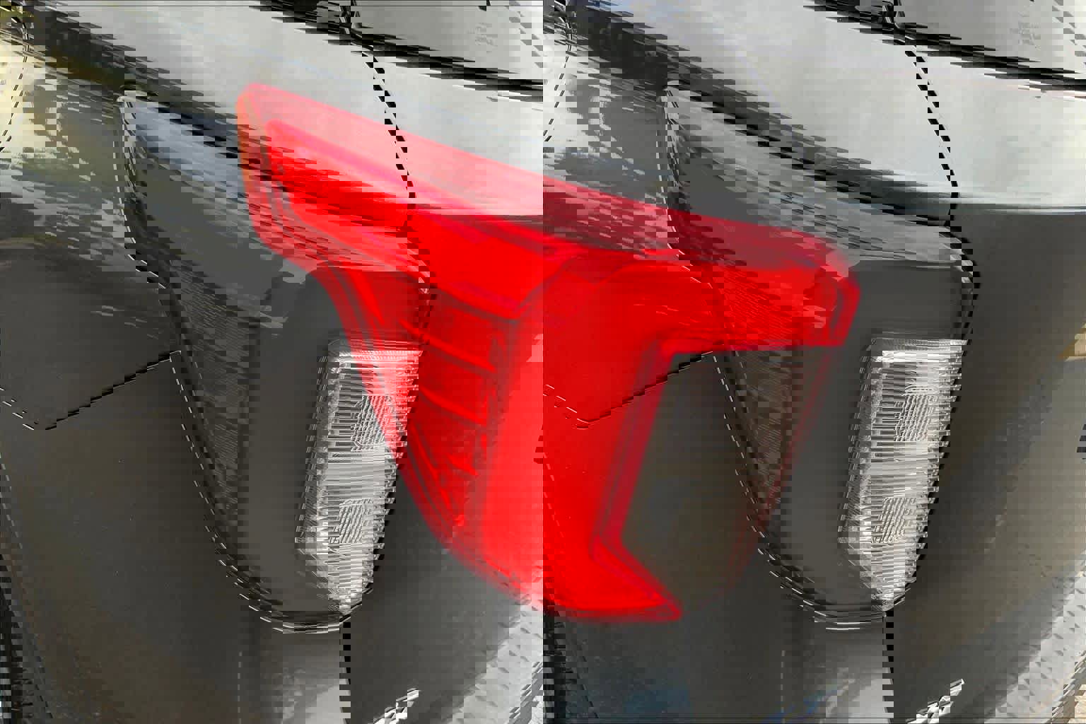 Used 2020 Ford Explorer XLT w/ Equipment Group 202A image 29