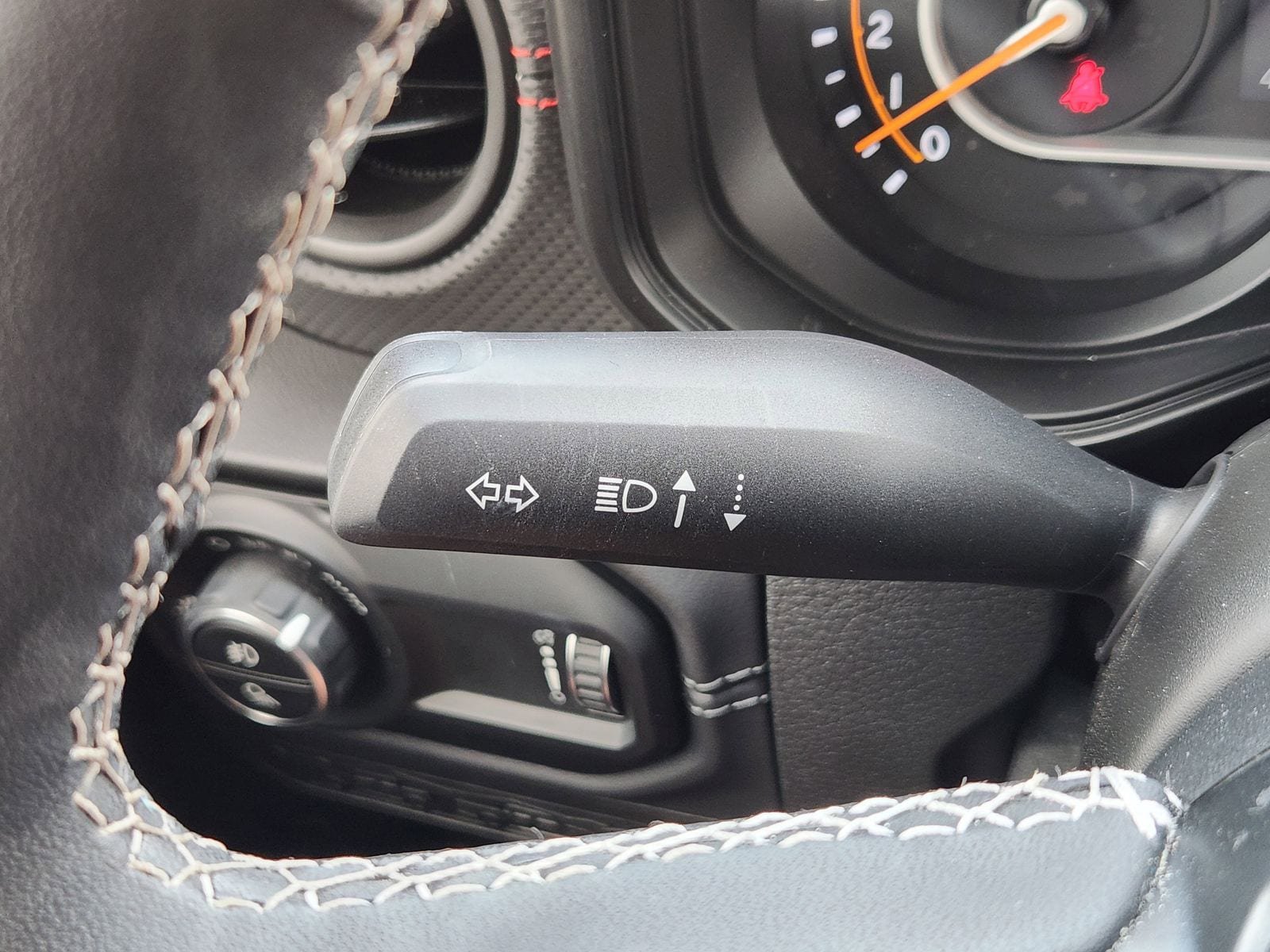 Used 2025 Jeep Gladiator Rubicon w/ Convenience Group image 37