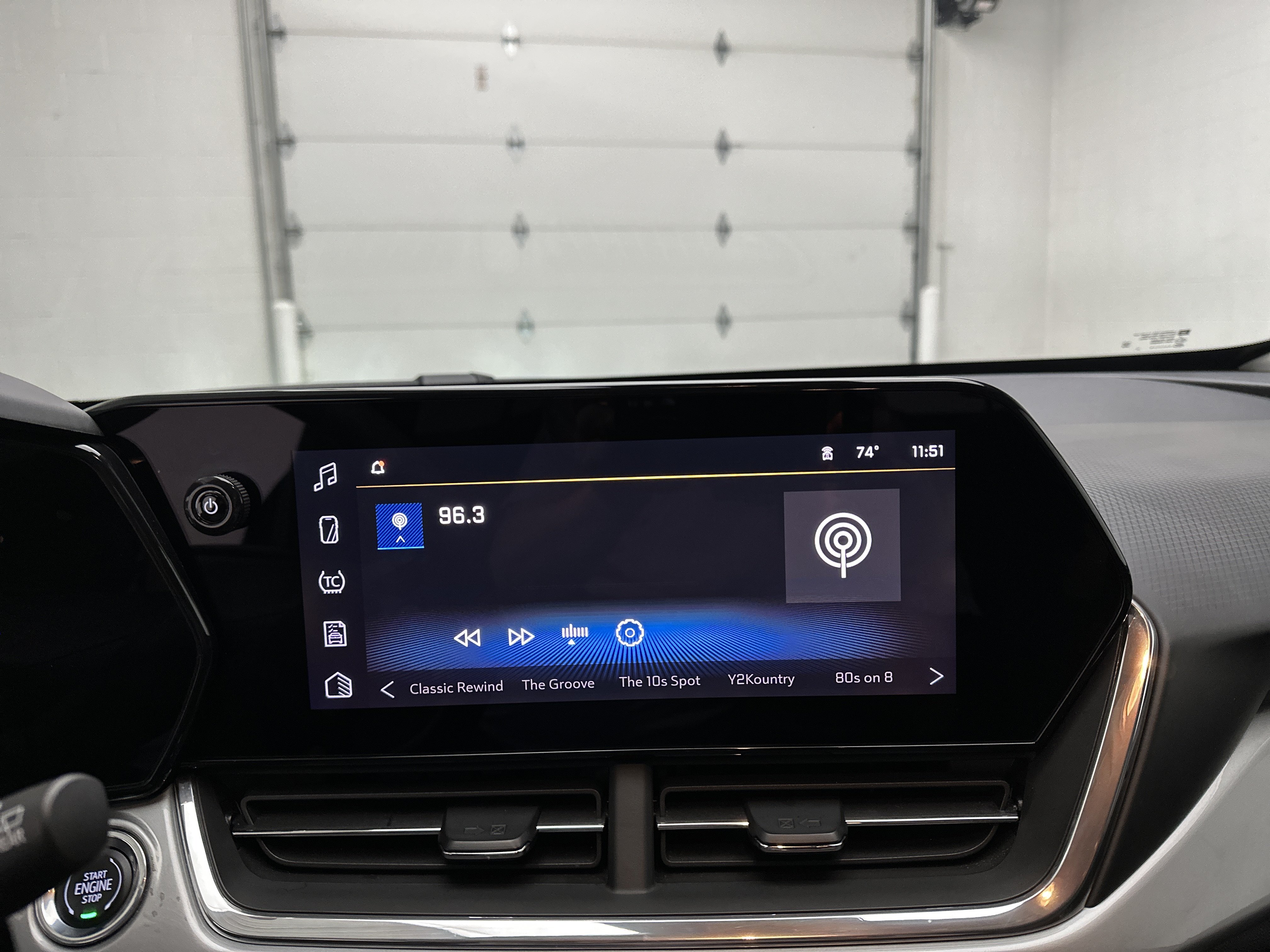 Used 2025 Chevrolet Trax LT FWD image 26
